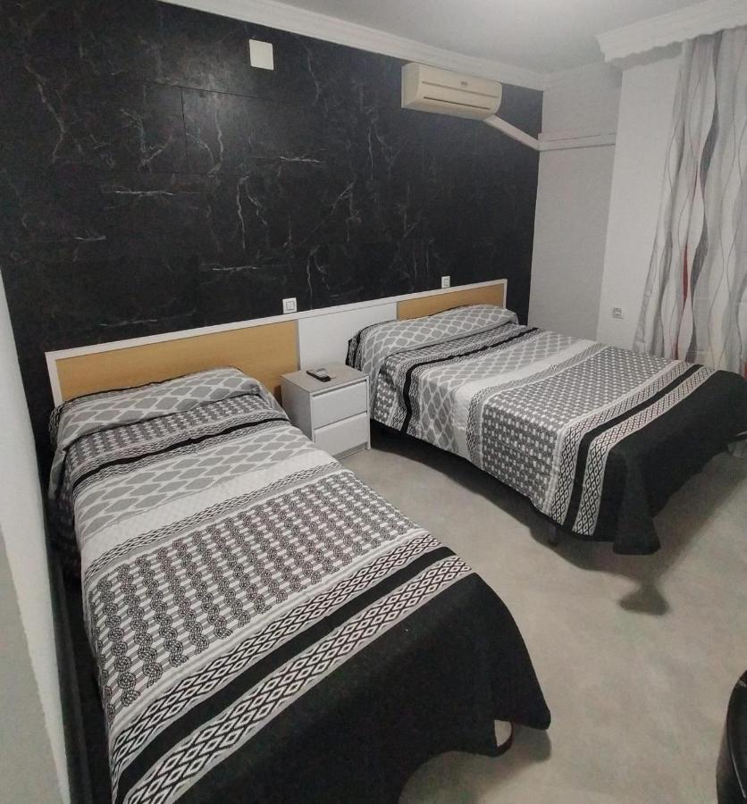 Hostal La Campana La Línea de la Concepción Eksteriør bilde