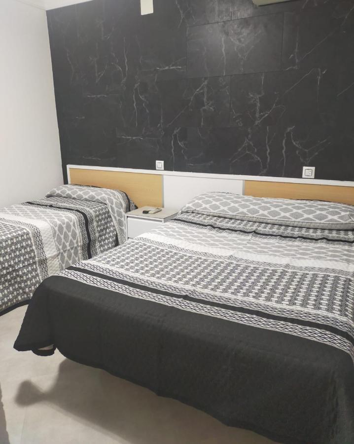 Hostal La Campana La Línea de la Concepción Eksteriør bilde