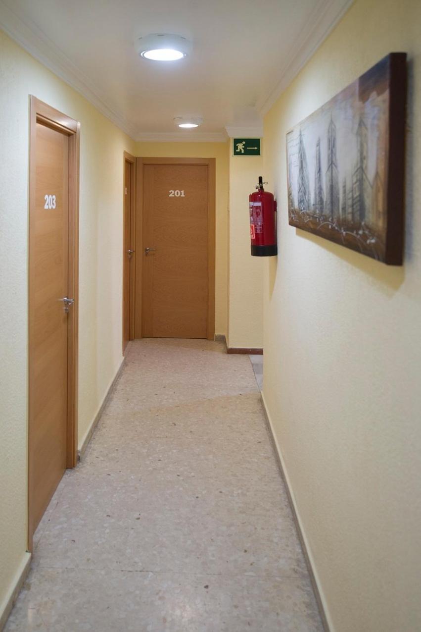 Hostal La Campana La Línea de la Concepción Eksteriør bilde