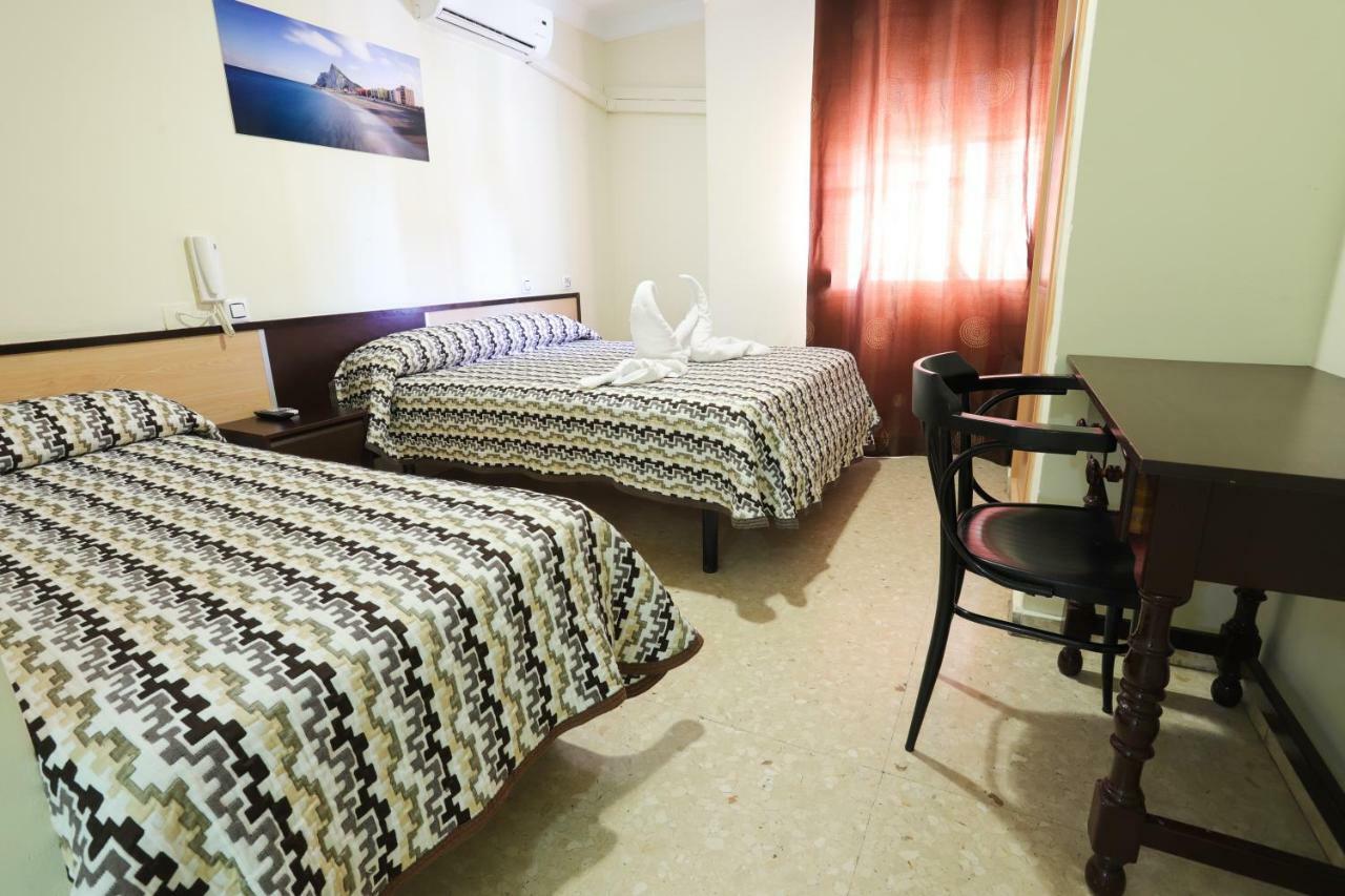 Hostal La Campana La Línea de la Concepción Eksteriør bilde